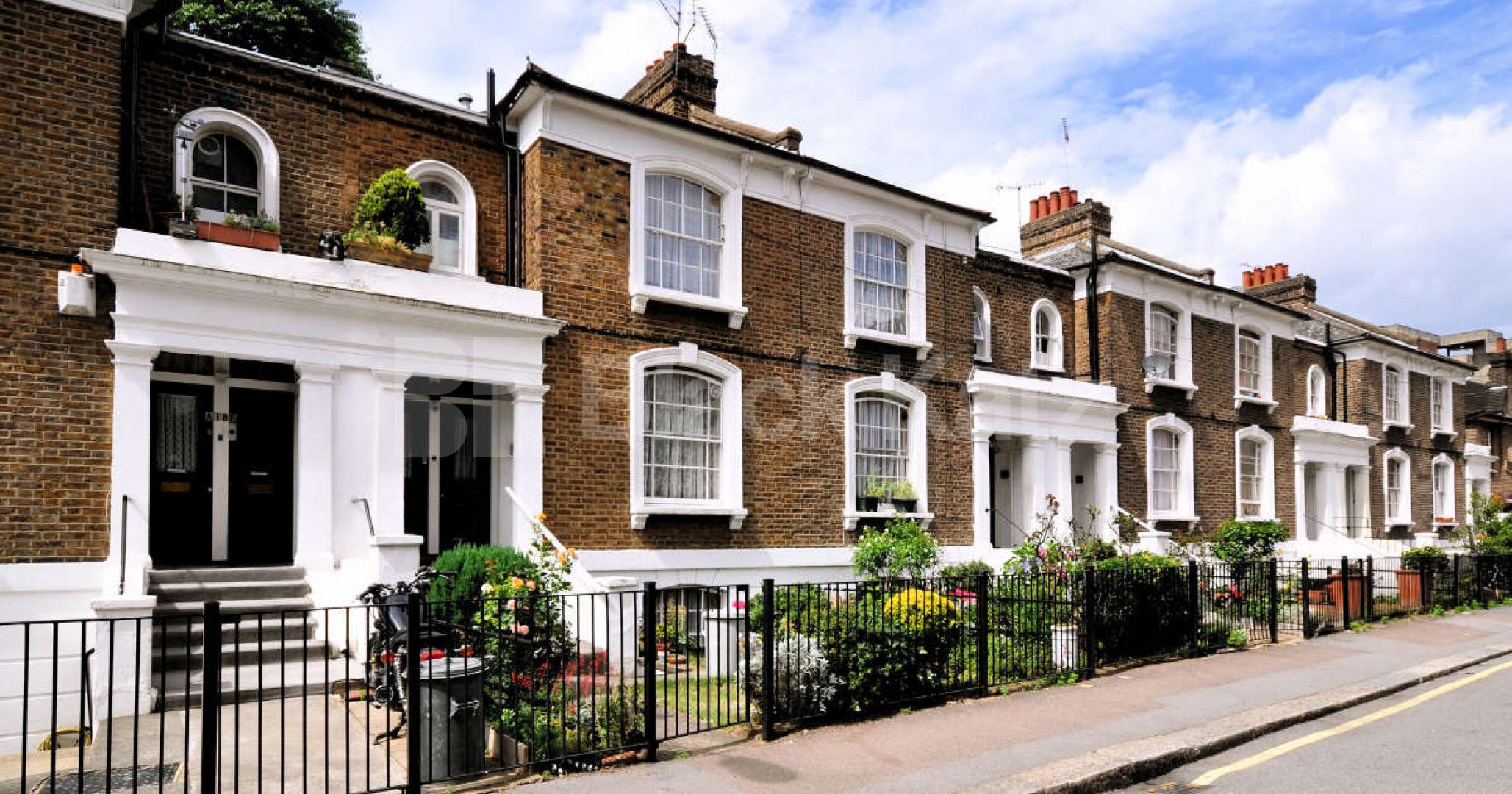 Modern kitchen, period conversion with a roof terrace, mins to tube and shops Kilburn Lane, Queens Park